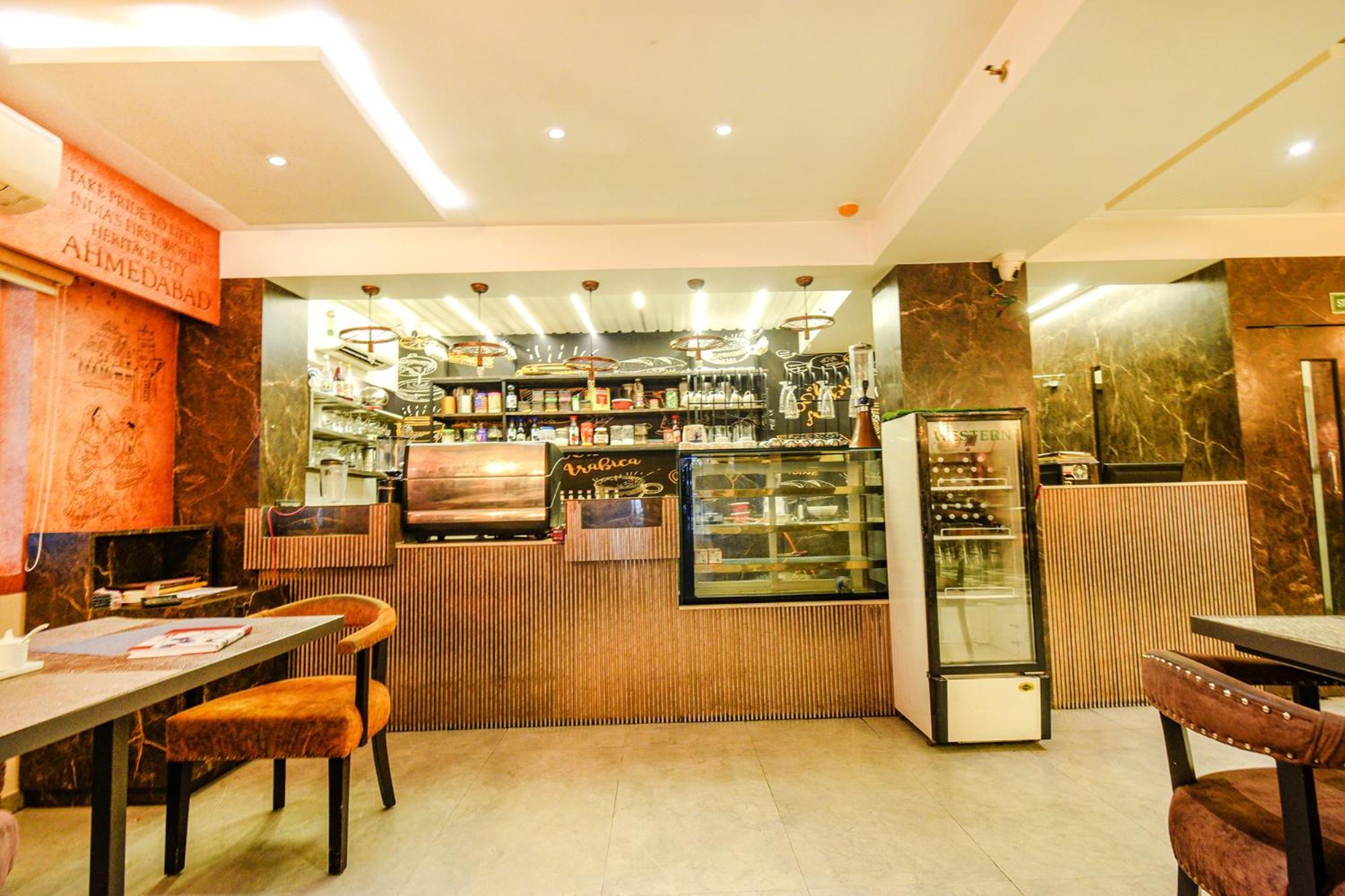 Treebo Premium Seven Lake View Hyderabad Exterior foto