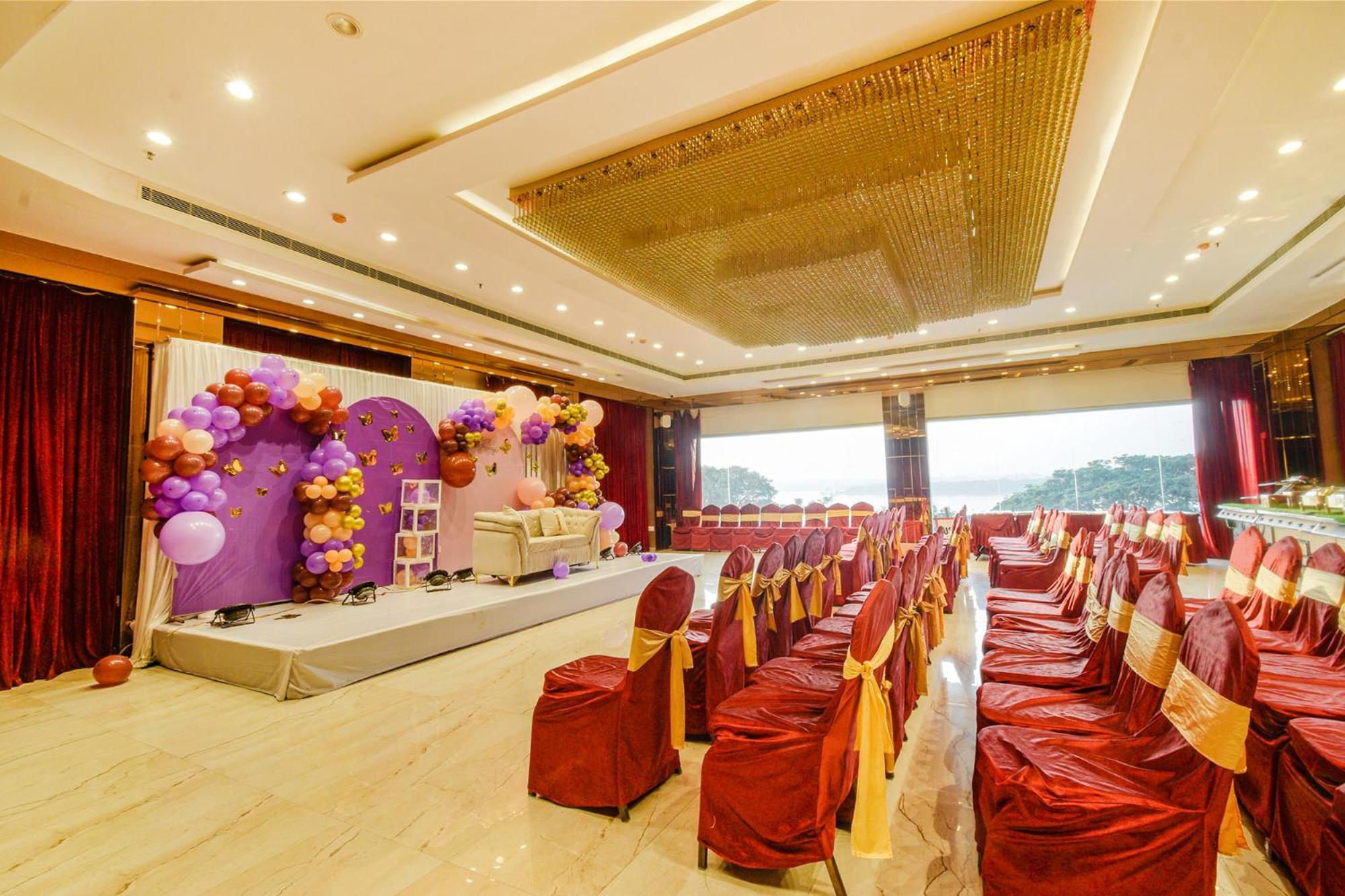 Treebo Premium Seven Lake View Hyderabad Exterior foto