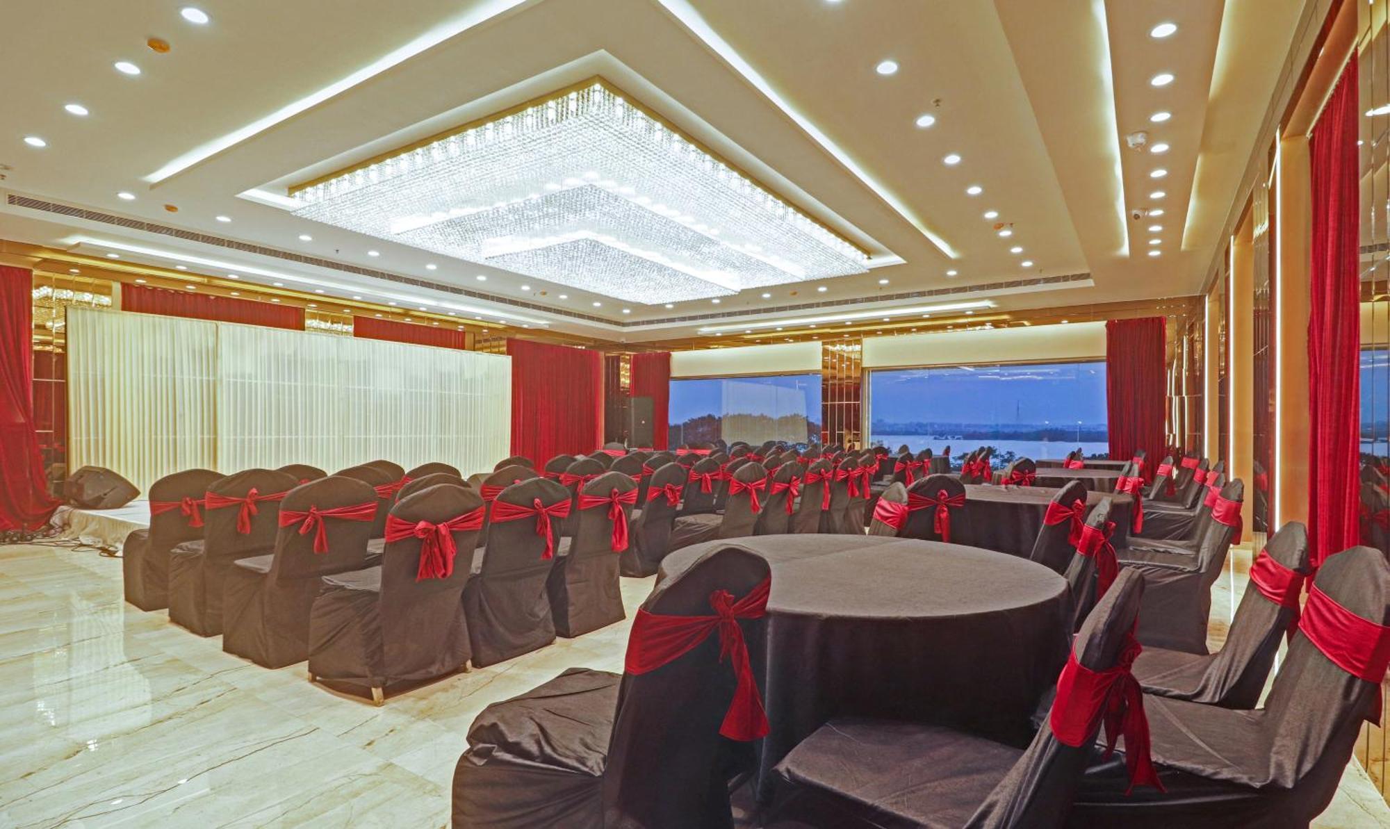 Treebo Premium Seven Lake View Hyderabad Exterior foto