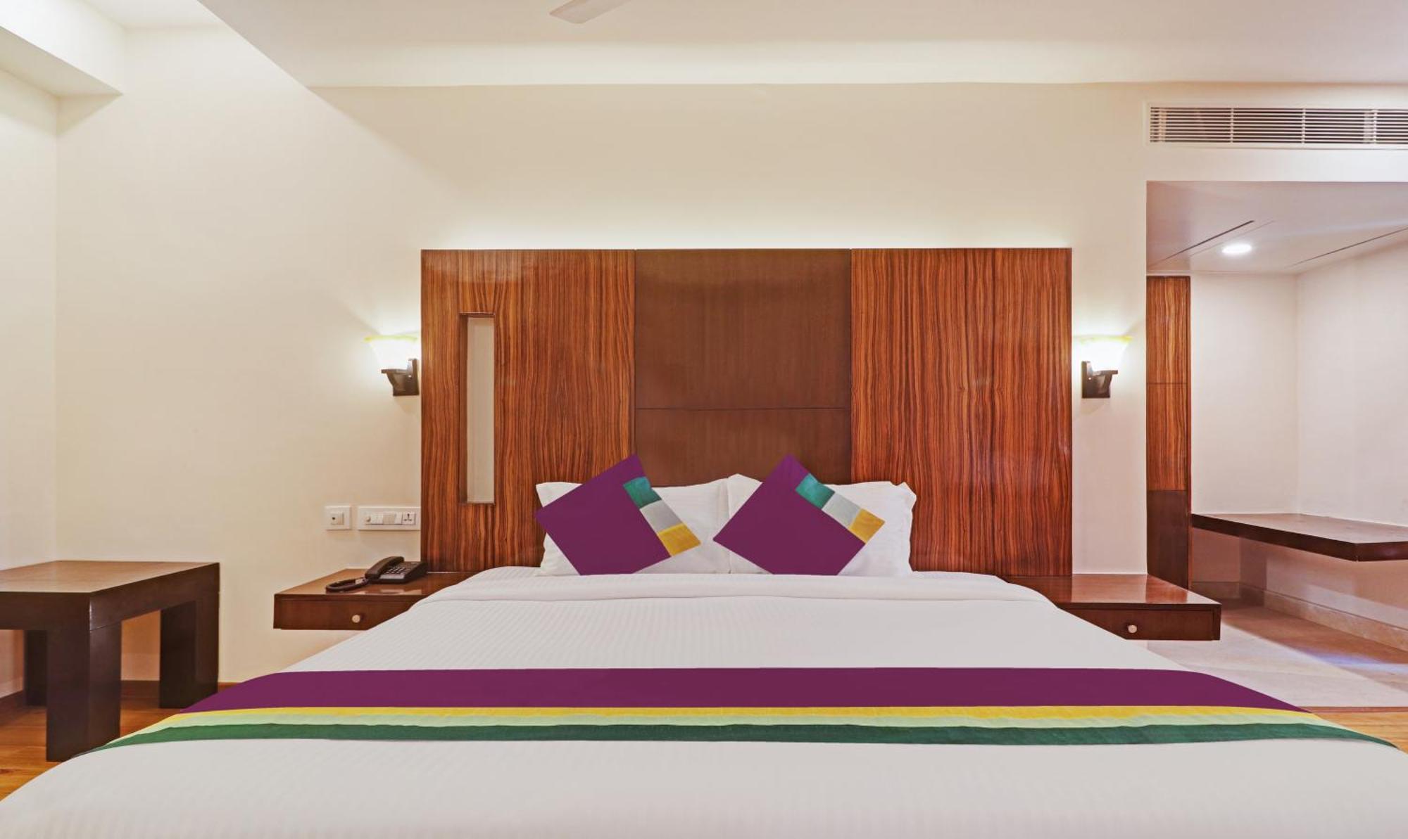 Treebo Premium Seven Lake View Hyderabad Exterior foto