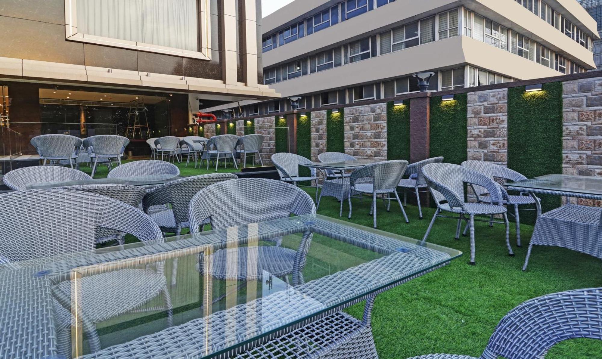 Treebo Premium Seven Lake View Hyderabad Exterior foto